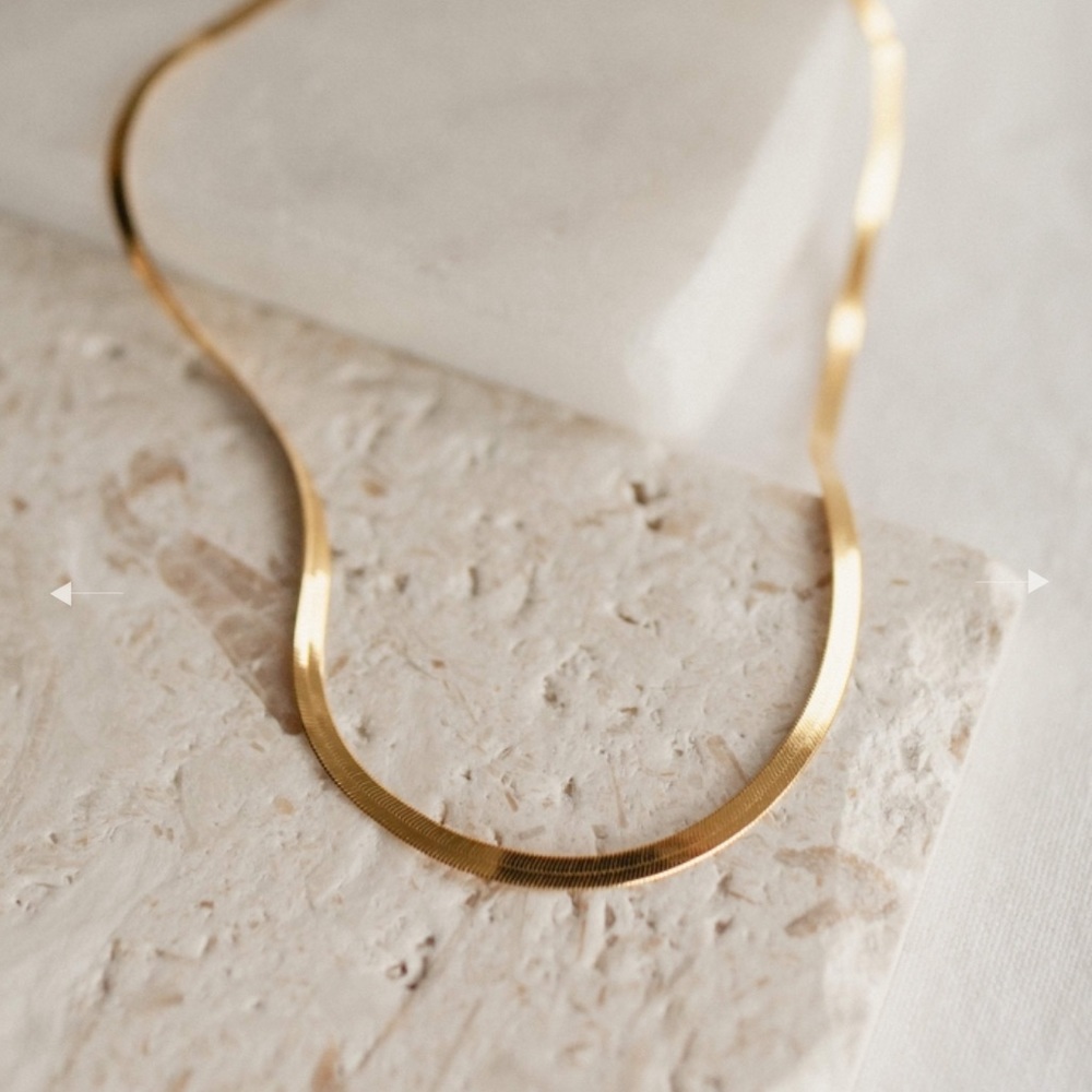 18K GOLD HERRINGBONE CHAIN NECKLACE, NICE NECKLACE, CUTE NECKLACE - Picture 3 of 3